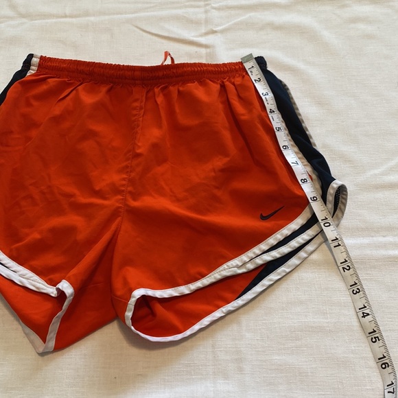 Nike workout shorts size medium - Picture 6 of 9